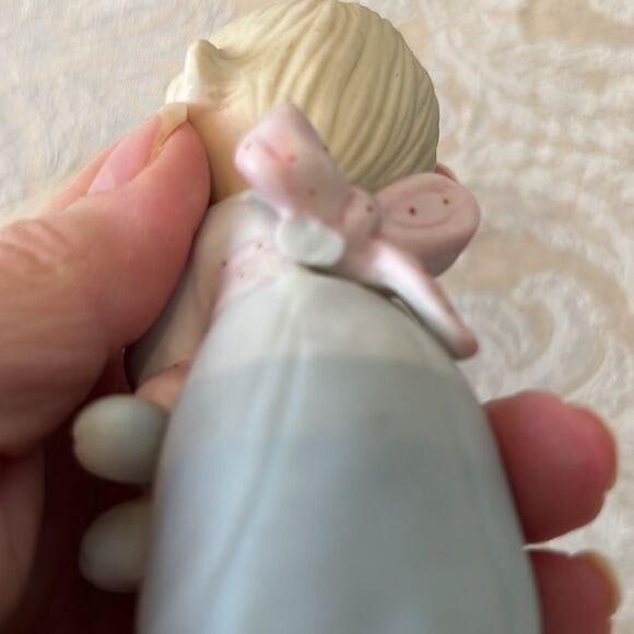 Vintage 1977 Johnathan David “Jesus loves me” porcelain figurine GVC - Picture 11 of 11